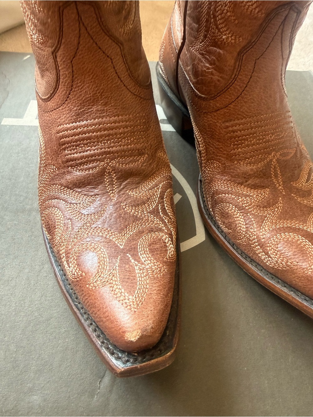 Ariat Brown Embroidered Hazen Western Boots in Whiskey Barrel - Picture 4 of 7